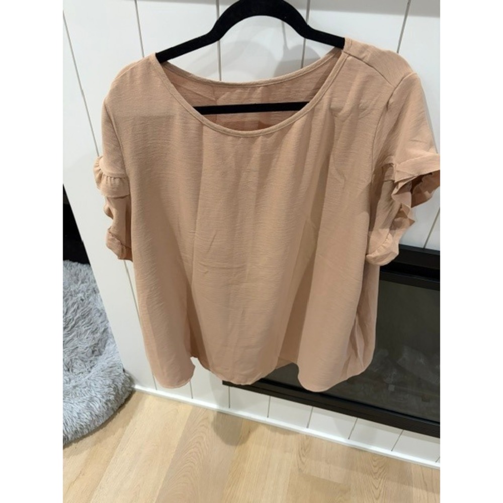 Shein Curve Women 1XL Peach Tan Ruffle Flutter Sleeve Scoop Neck Blouse Top